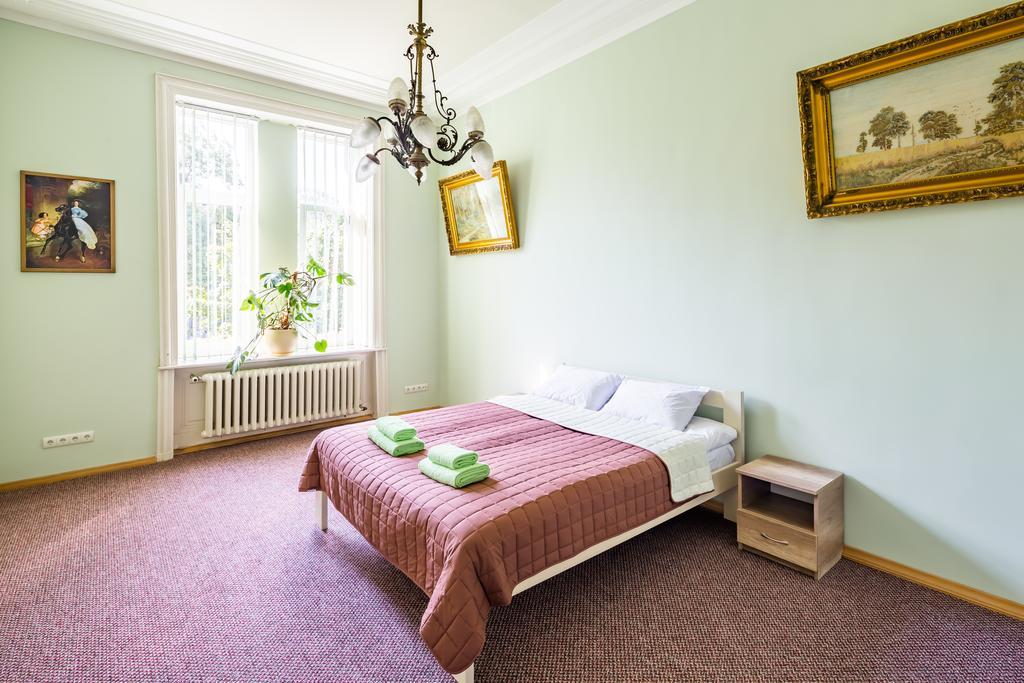 Apartments On Valova 9 リヴィウ エクステリア 写真