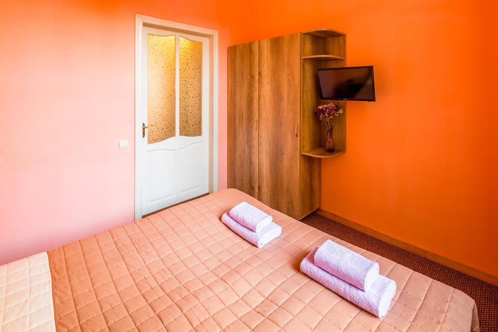 Apartments On Valova 9 リヴィウ エクステリア 写真